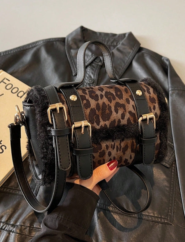 Nouveau sac matelassé rétro d'automne et d'hiver, sac carré avec boucle à rivets