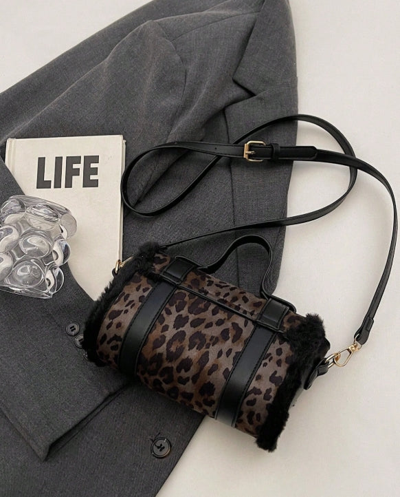 Nouveau sac matelassé rétro d'automne et d'hiver, sac carré avec boucle à rivets